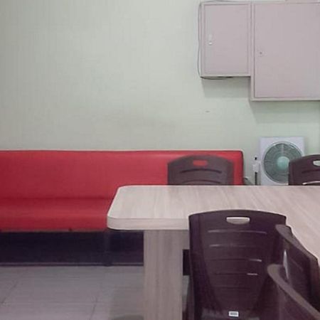 Guest House Anak Raja Pangkalan Bun Syariah Mitra Reddoorz エクステリア 写真