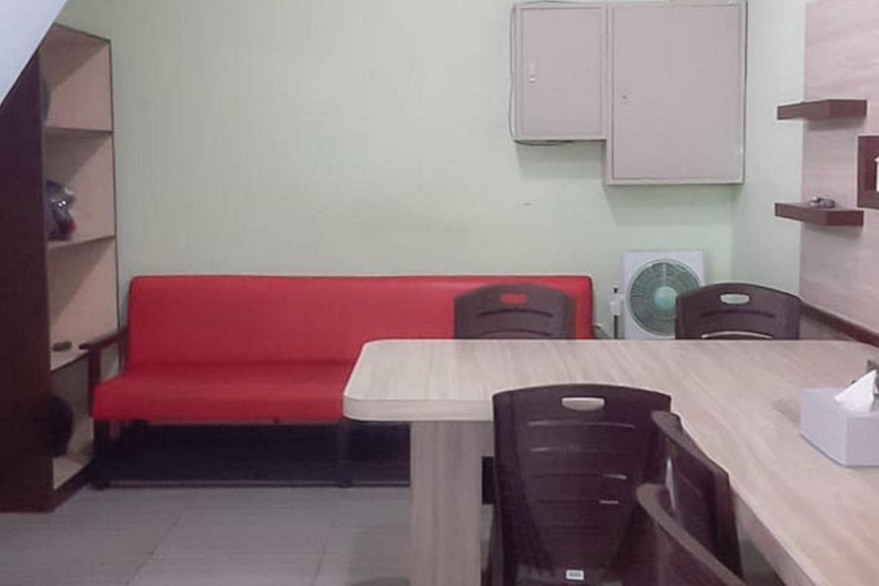 Guest House Anak Raja Pangkalan Bun Syariah Mitra Reddoorz エクステリア 写真
