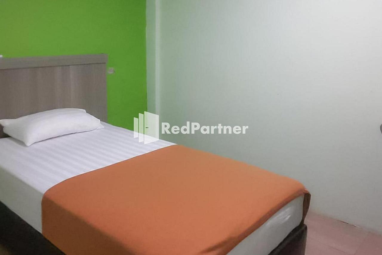 Guest House Anak Raja Pangkalan Bun Syariah Mitra Reddoorz エクステリア 写真